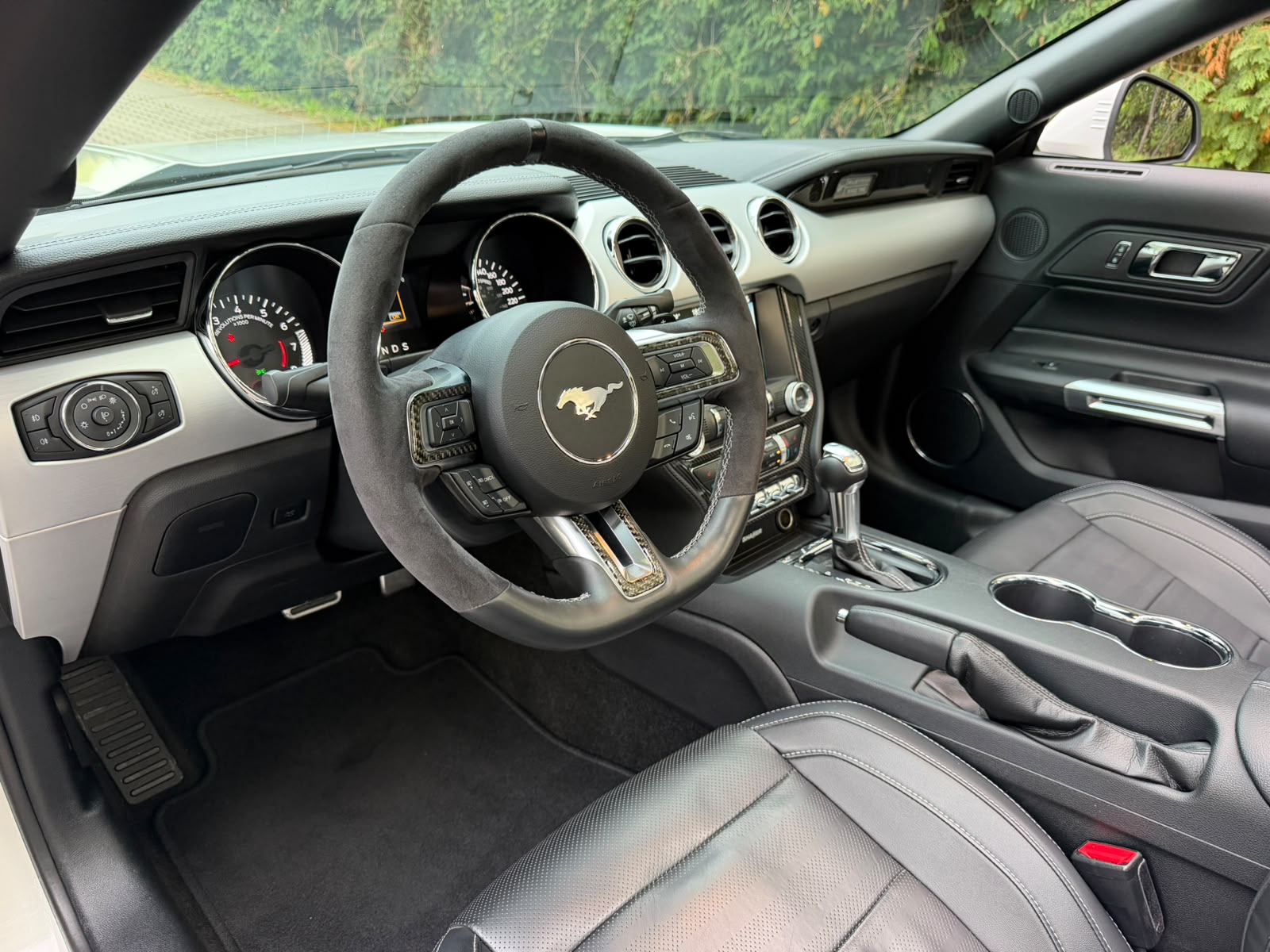 FORD Mustang Convertible 5.0 V8 GT Automat-image-17
