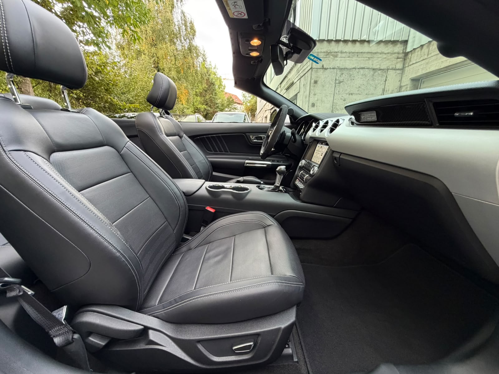 FORD Mustang Convertible 5.0 V8 GT Automat-image-22