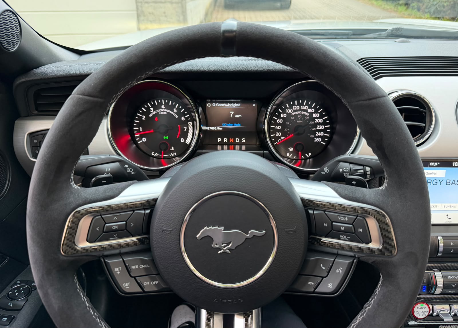 FORD Mustang Convertible 5.0 V8 GT Automat-image-30