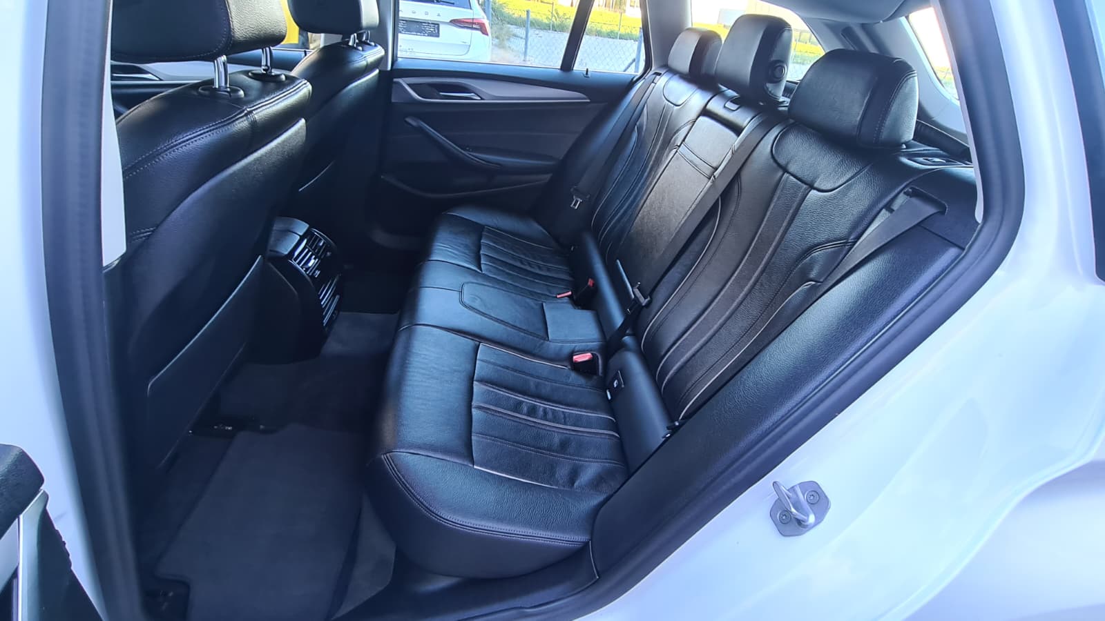 BMW 520d xDrive 48V Touring Steptronic ** Voll-Leder ** Gr-Navi ** RF-Kamera ** Anh-Kupplung ** Frisch Ab MFK & Service **-image-20