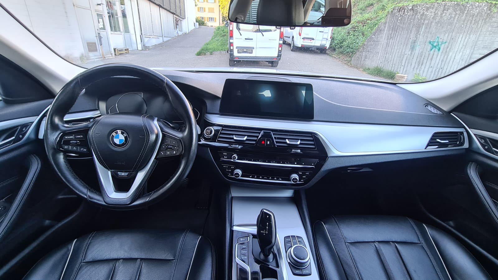 BMW 520d xDrive 48V Touring Steptronic ** Voll-Leder ** Gr-Navi ** RF-Kamera ** Anh-Kupplung ** Frisch Ab MFK & Service **-image-17