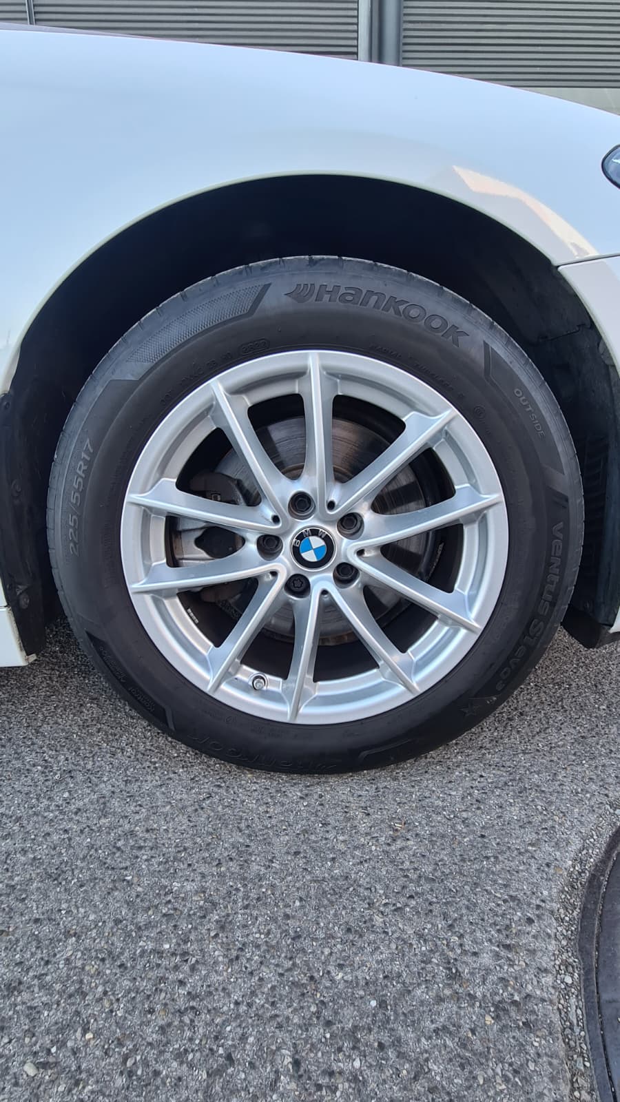 BMW 520d xDrive 48V Touring Steptronic ** Voll-Leder ** Gr-Navi ** RF-Kamera ** Anh-Kupplung ** Frisch Ab MFK & Service **-image-22
