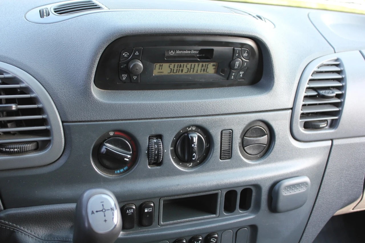 MERCEDES-BENZ Sprinter 313 CDI 4x4 mit Geländeuntersetzung und Standheizung-image-11