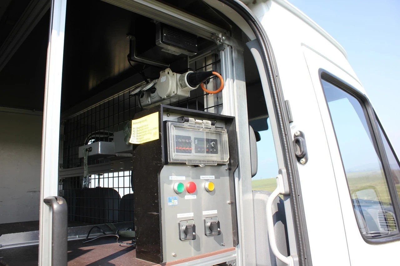 MERCEDES-BENZ Sprinter 313 CDI 4x4 mit Geländeuntersetzung und Standheizung-image-8