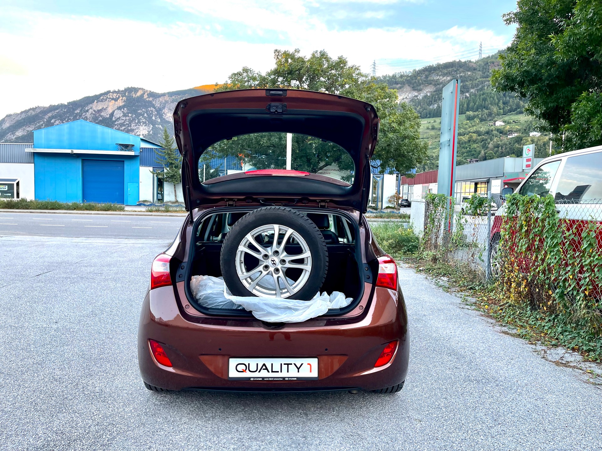 HYUNDAI i30 1.6 GDI Premium Automatic-image-18