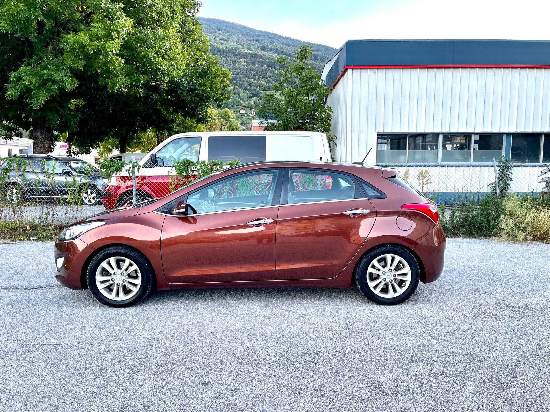 HYUNDAI i30 1.6 GDI Premium Automatic-image-5