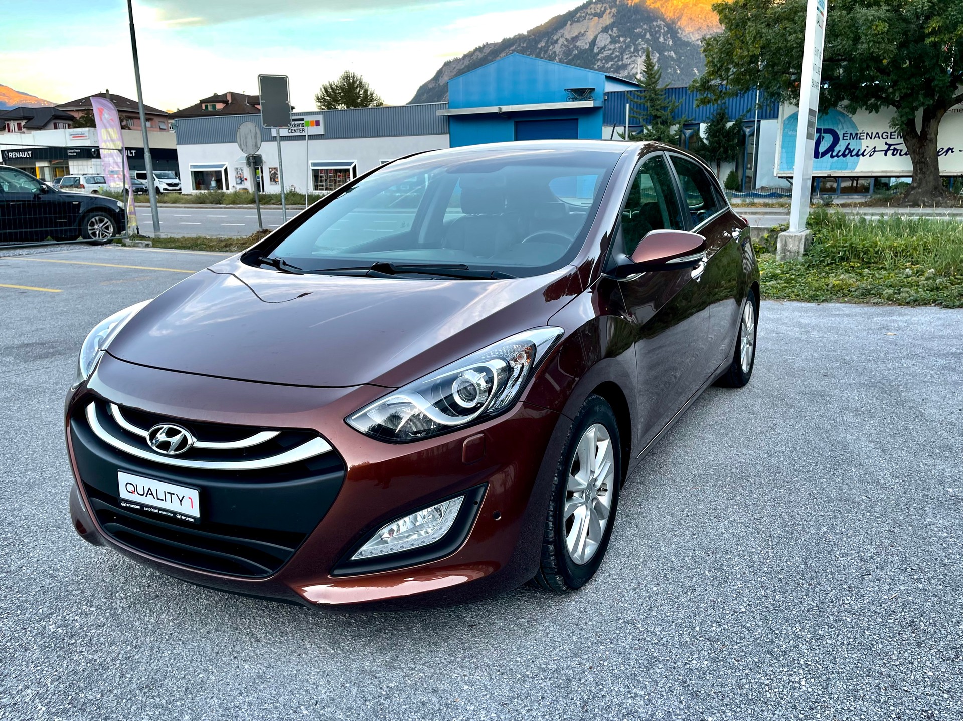 HYUNDAI i30 1.6 GDI Premium Automatic-image-3