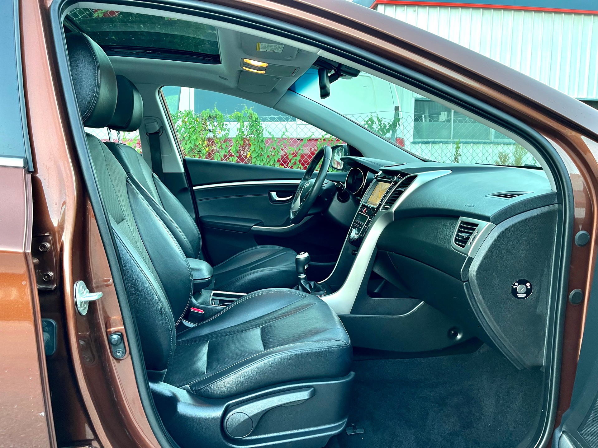 HYUNDAI i30 1.6 GDI Premium Automatic-image-15