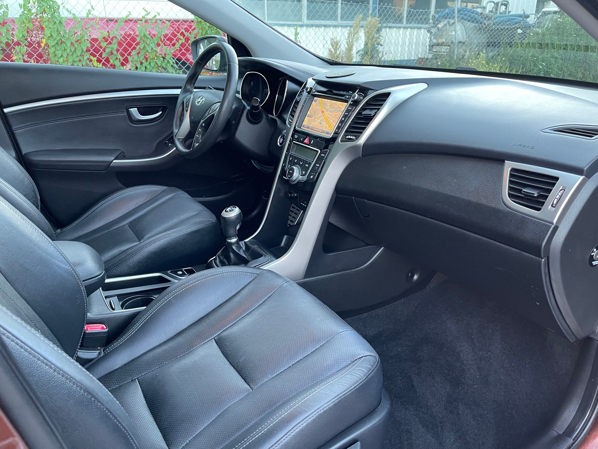 HYUNDAI i30 1.6 GDI Premium Automatic-image-14