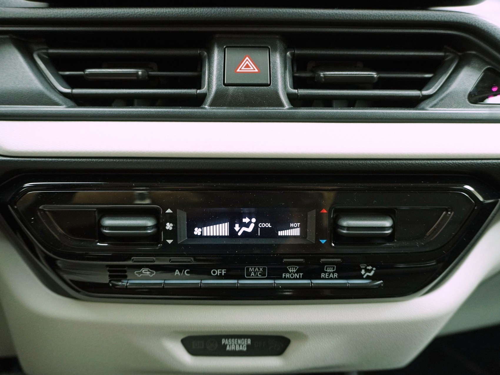 SUZUKI Swift 1.2 Sakura Hybrid-image-15