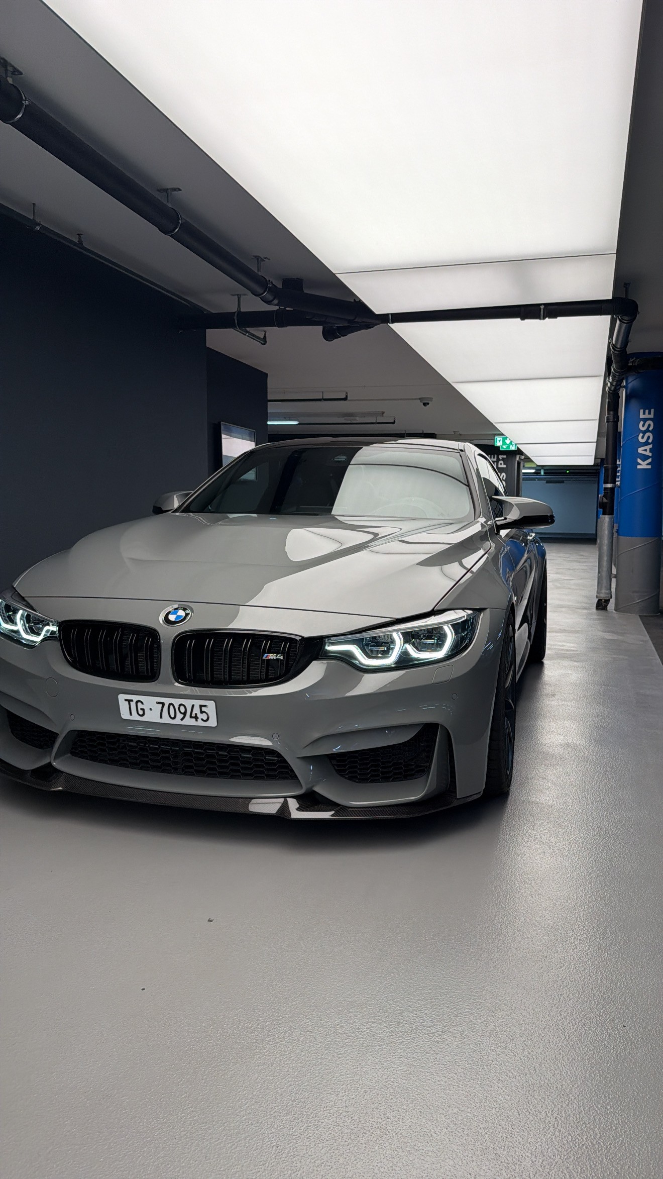 BMW CS-image-5