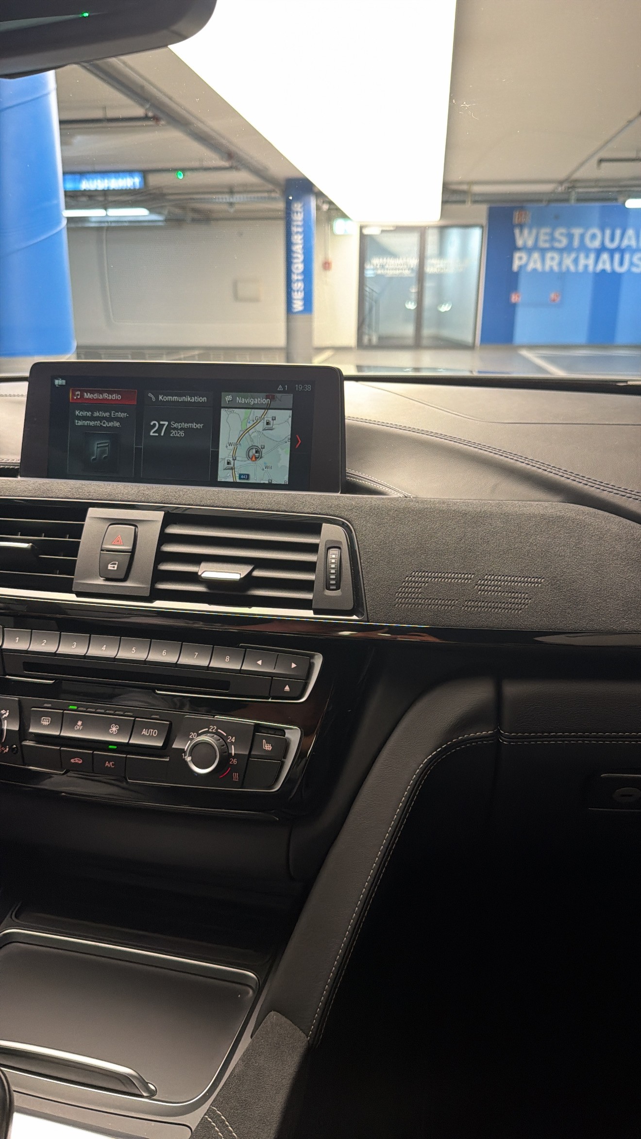 BMW CS-image-17