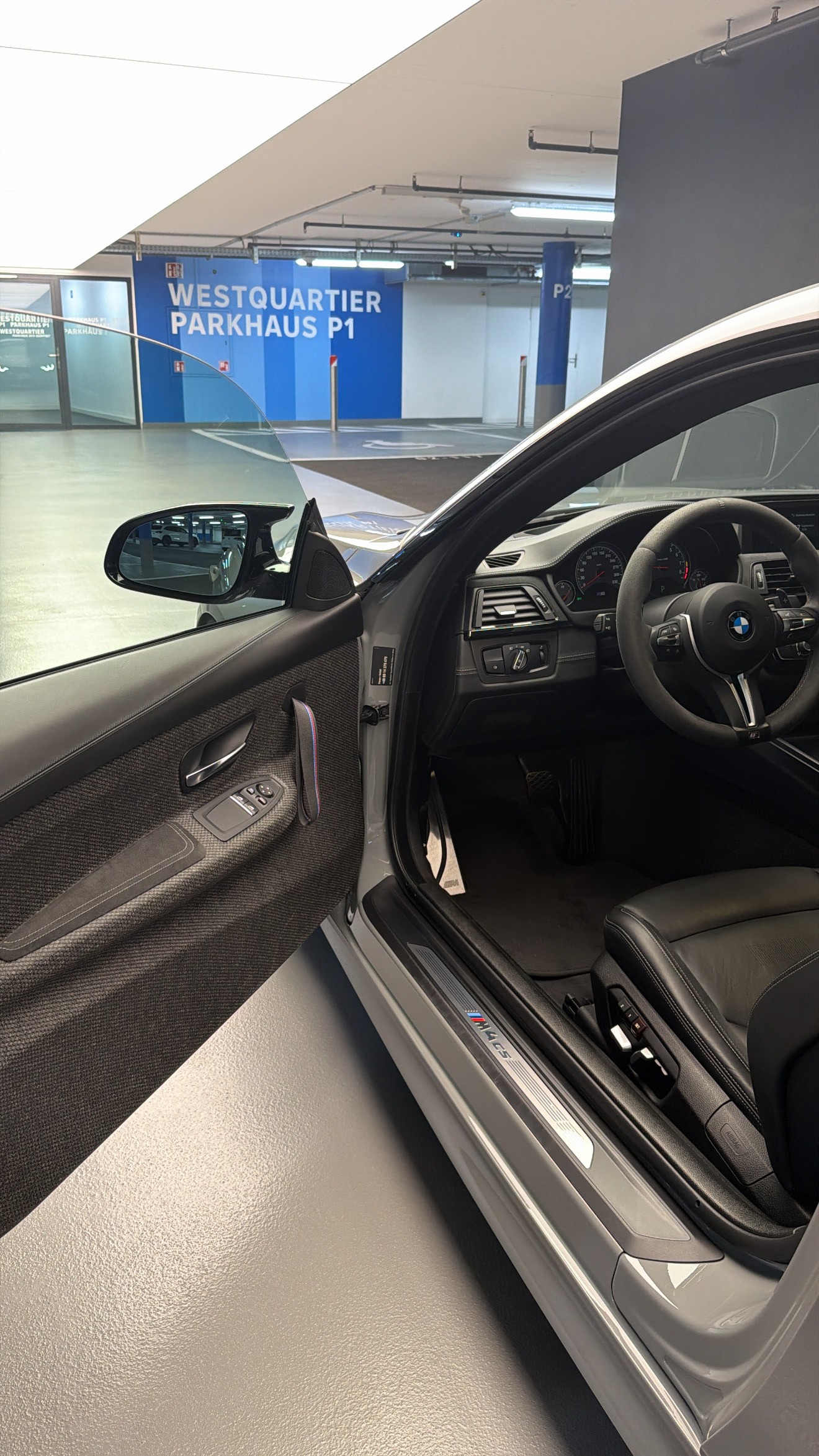 BMW CS-image-13