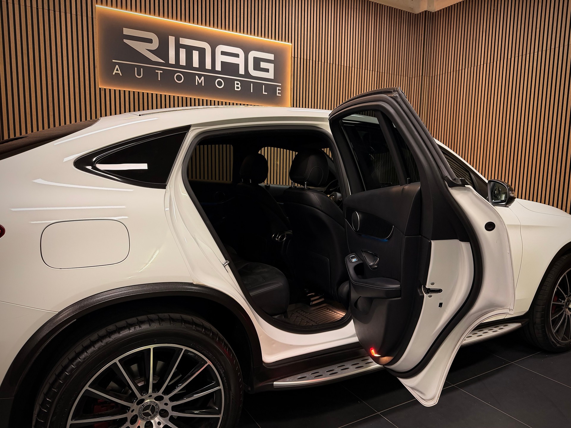 MERCEDES-BENZ GLC Coupé 250 d AMG Line 4Matic 9G-Tronic | CH-Fzg. | 1.Hand-image-25