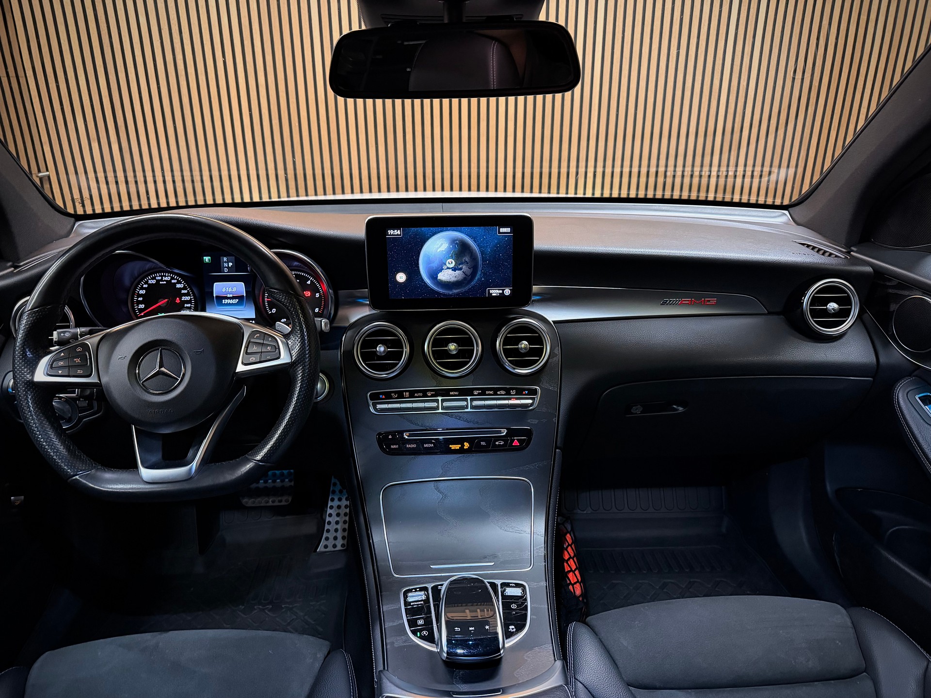 MERCEDES-BENZ GLC Coupé 250 d AMG Line 4Matic 9G-Tronic | CH-Fzg. | 1.Hand-image-15