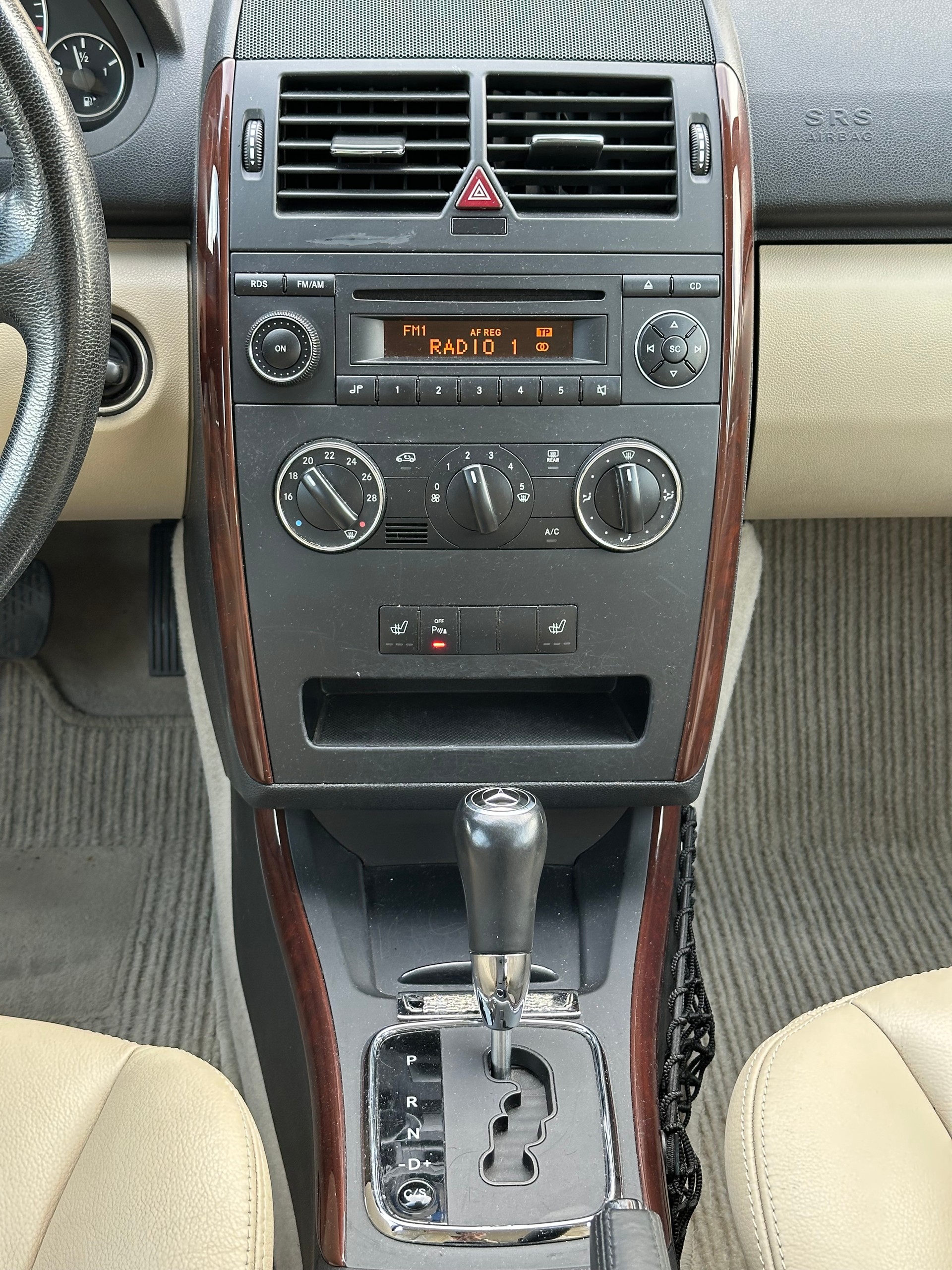 MERCEDES-BENZ A 170 Elégance-image-16