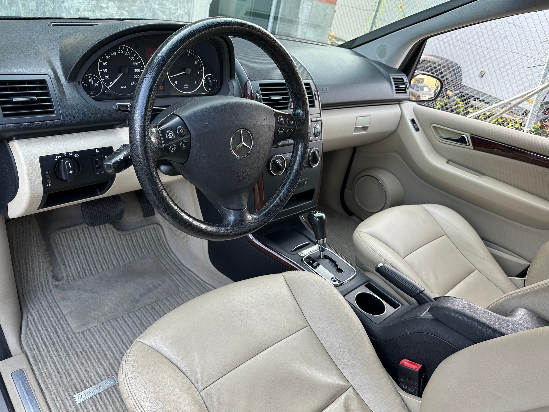 MERCEDES-BENZ A 170 Elégance-image-9