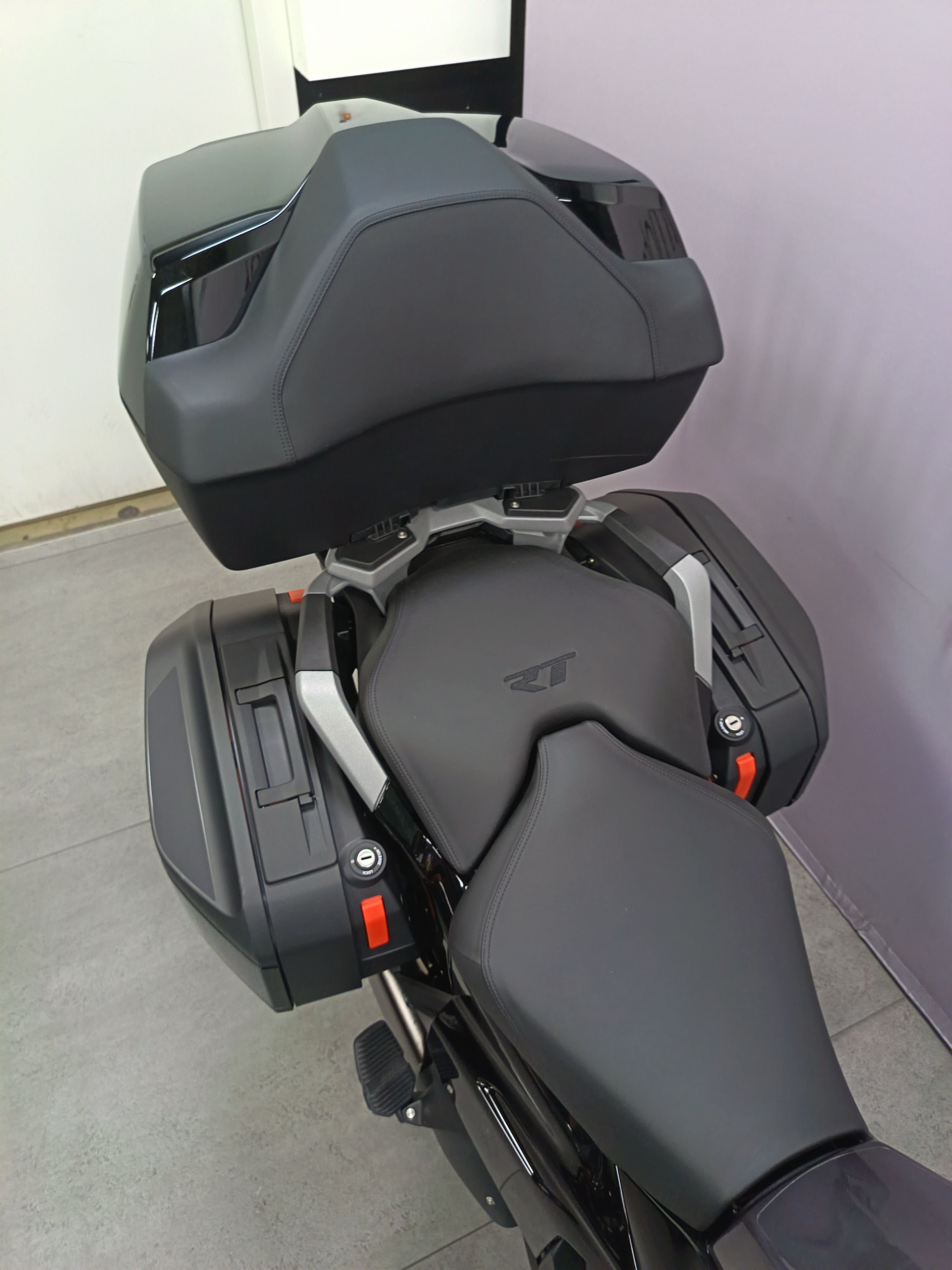BMW R 1300 RT Triple Black-image-5