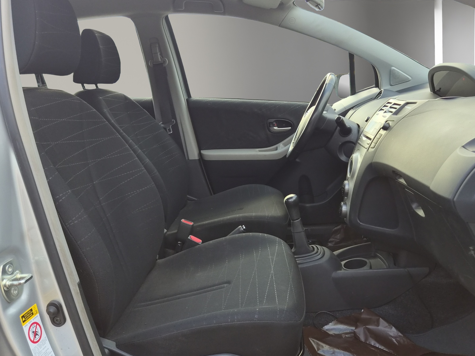 TOYOTA Yaris 1.4 D-4D Linea Luna-image-12