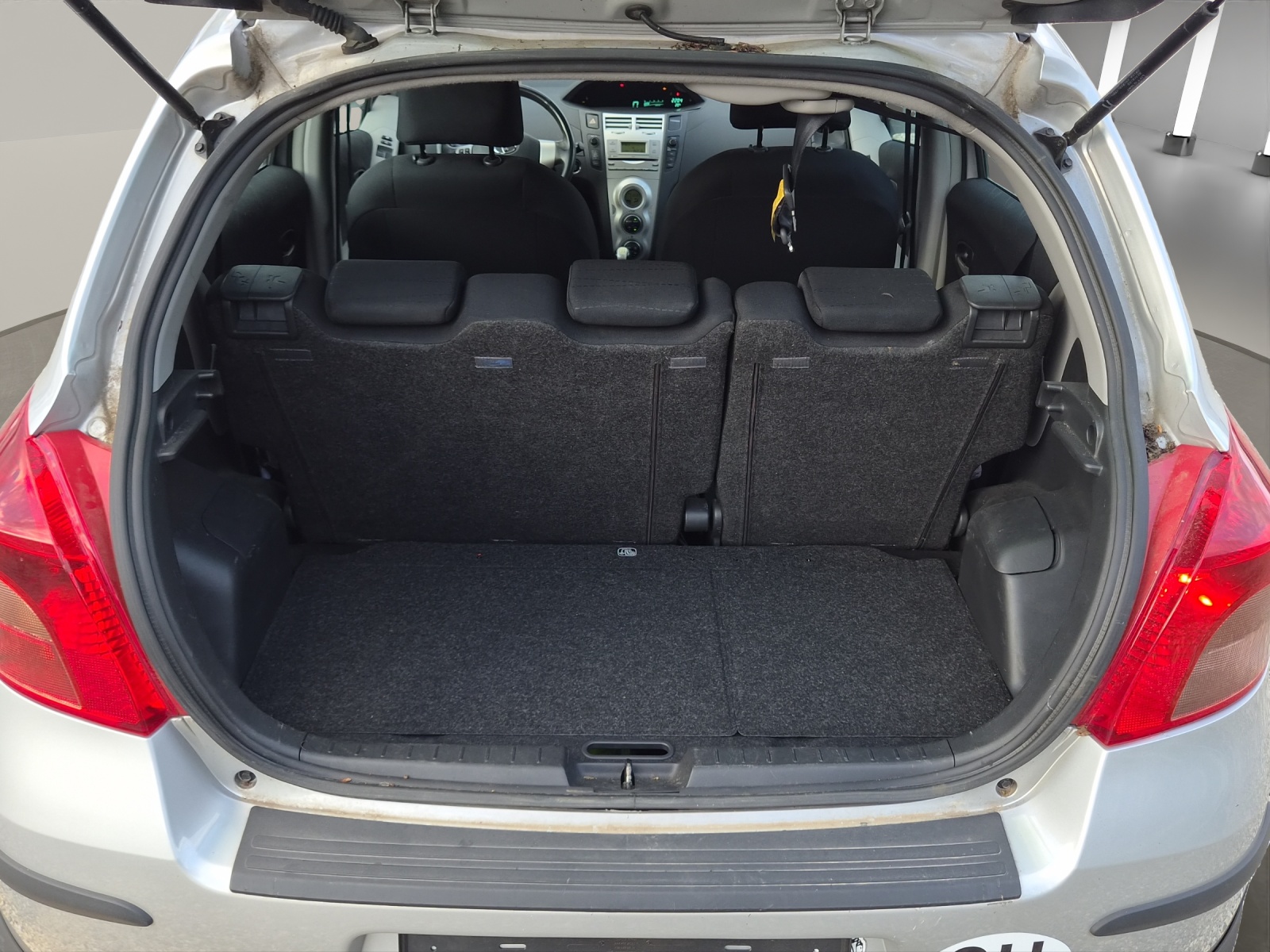 TOYOTA Yaris 1.4 D-4D Linea Luna-image-15