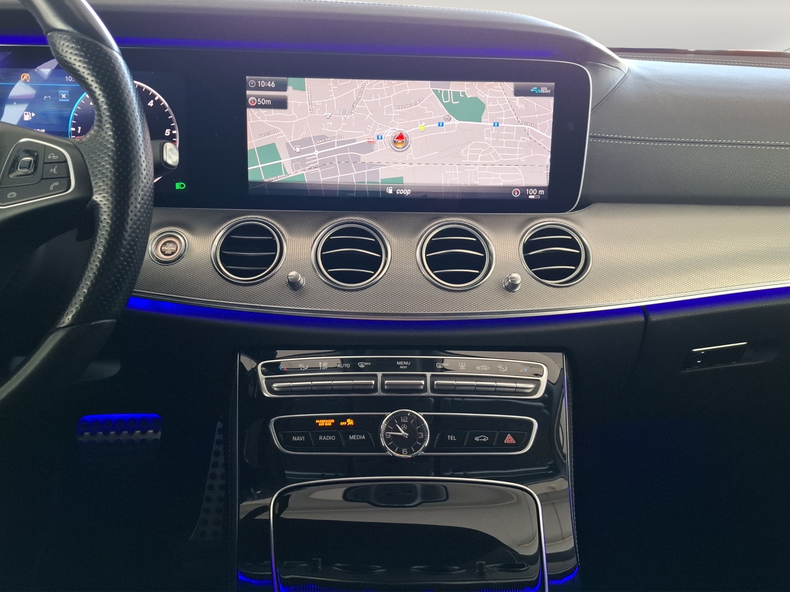 MERCEDES-BENZ E 220 d Swiss Star Exclusive 4Matic 9G-Tronic // 8 fach Aluminiumbereift // Ahängerkupplung // TOP AUSSTATTUNG-image-13