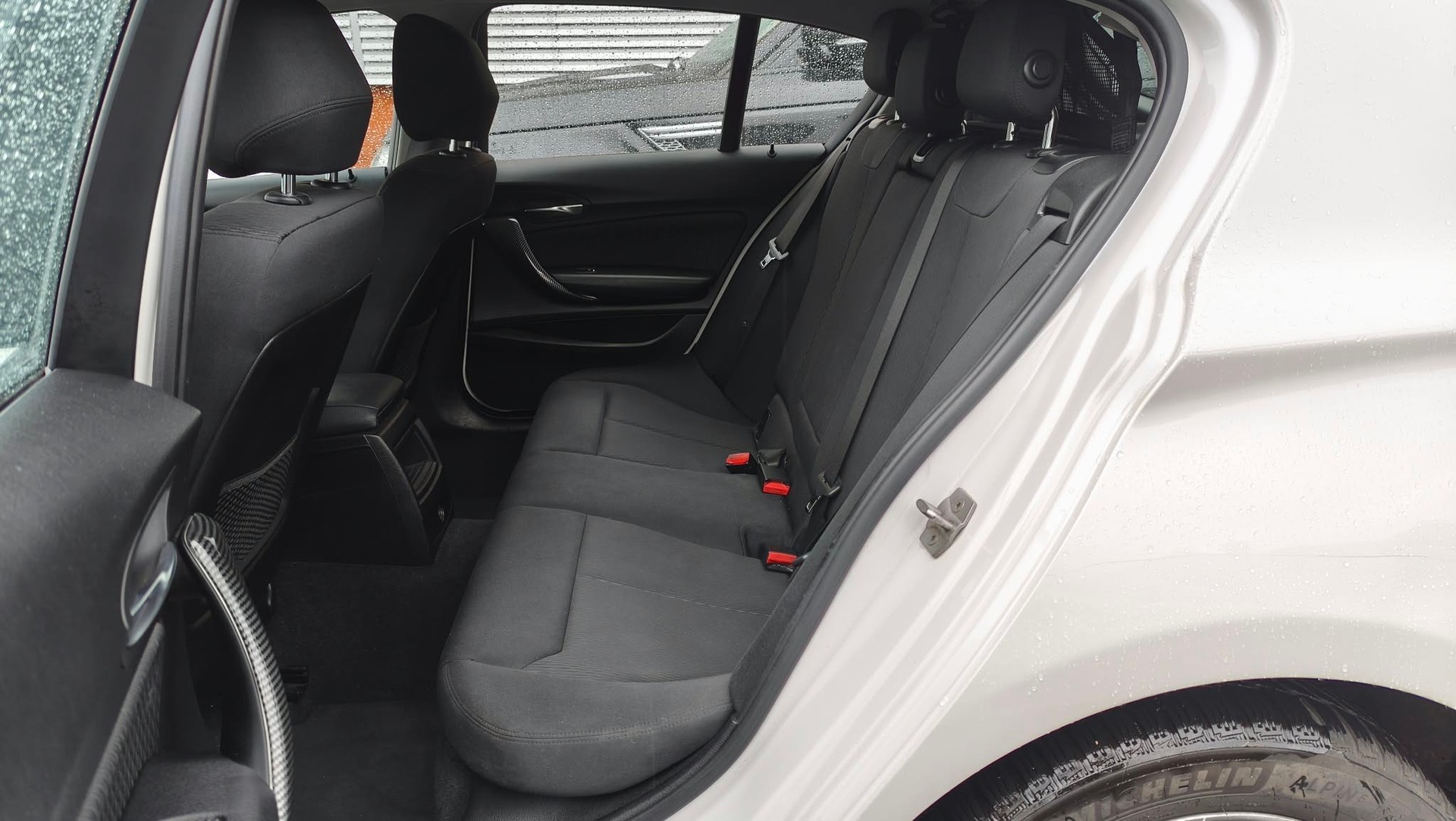 BMW 118i Steptronic-image-4