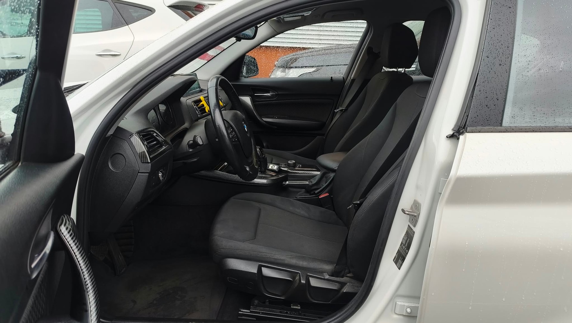 BMW 118i Steptronic-image-12