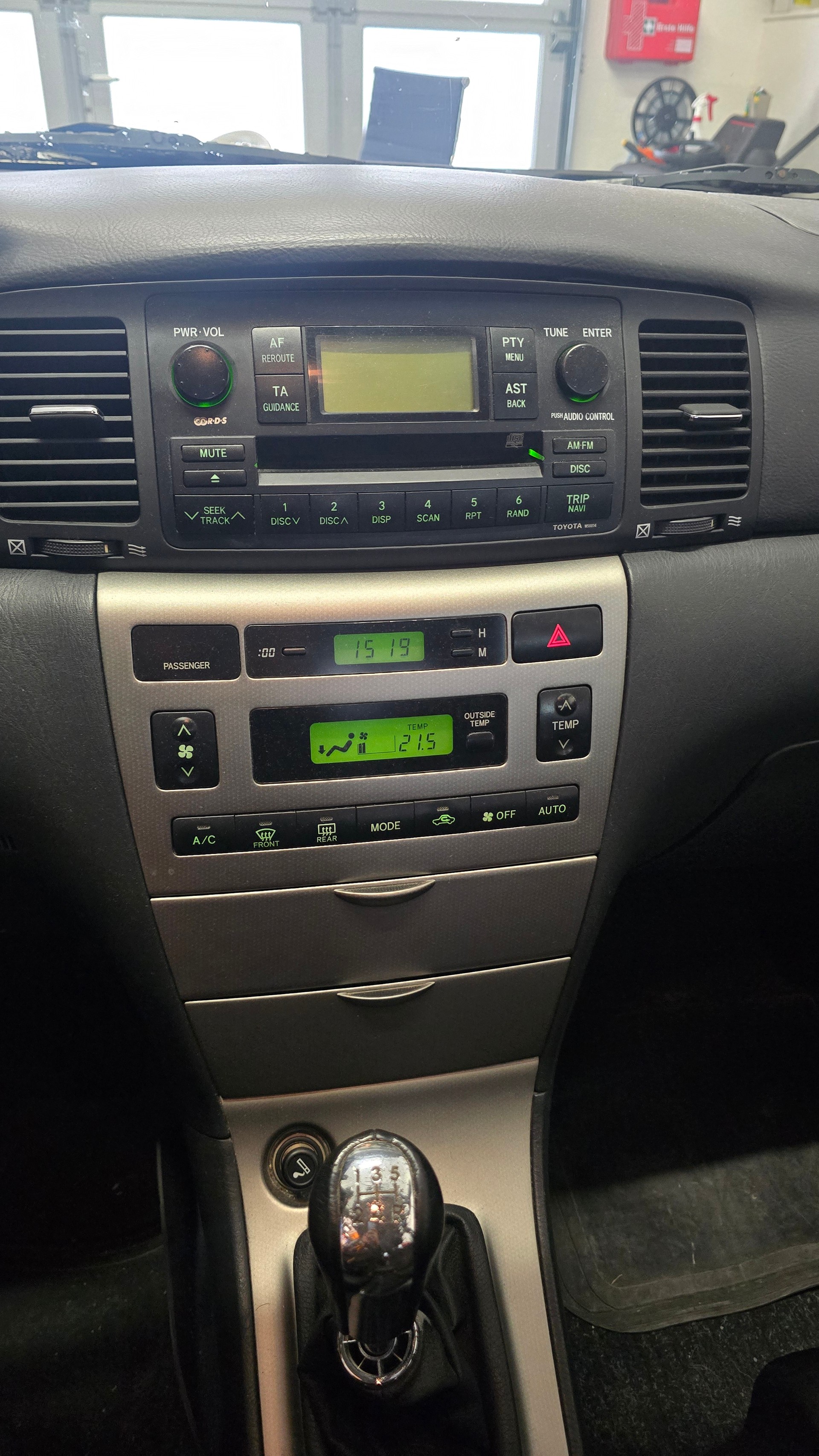 TOYOTA Corolla 2.0 D4D Linea Terra-image-12