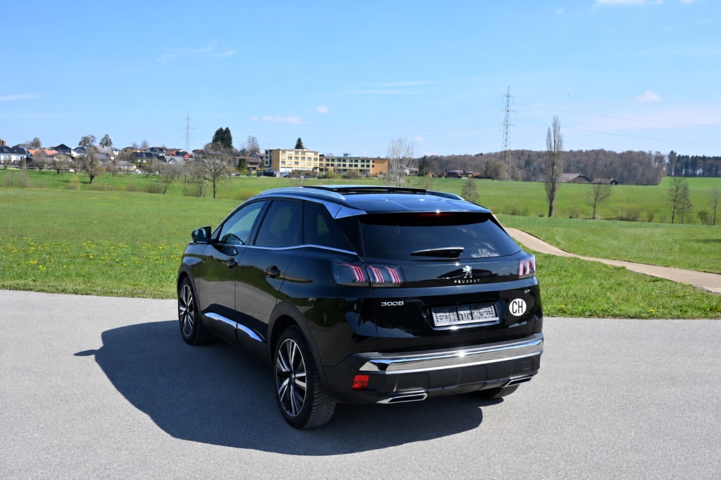 PEUGEOT 3008 1.5 BlueHDi GT Pack EAT8-image-3