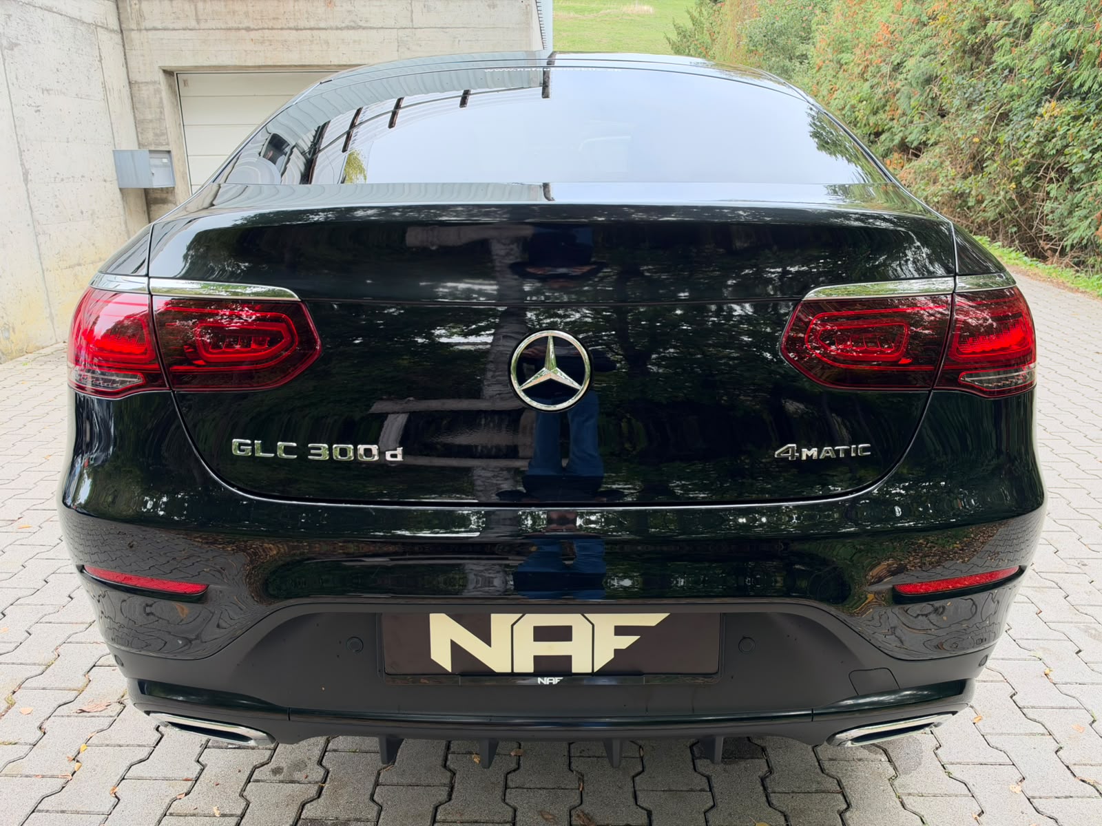 MERCEDES-BENZ GLC Coupé 300 d AMG Line 4Matic 9G-Tronic-image-3