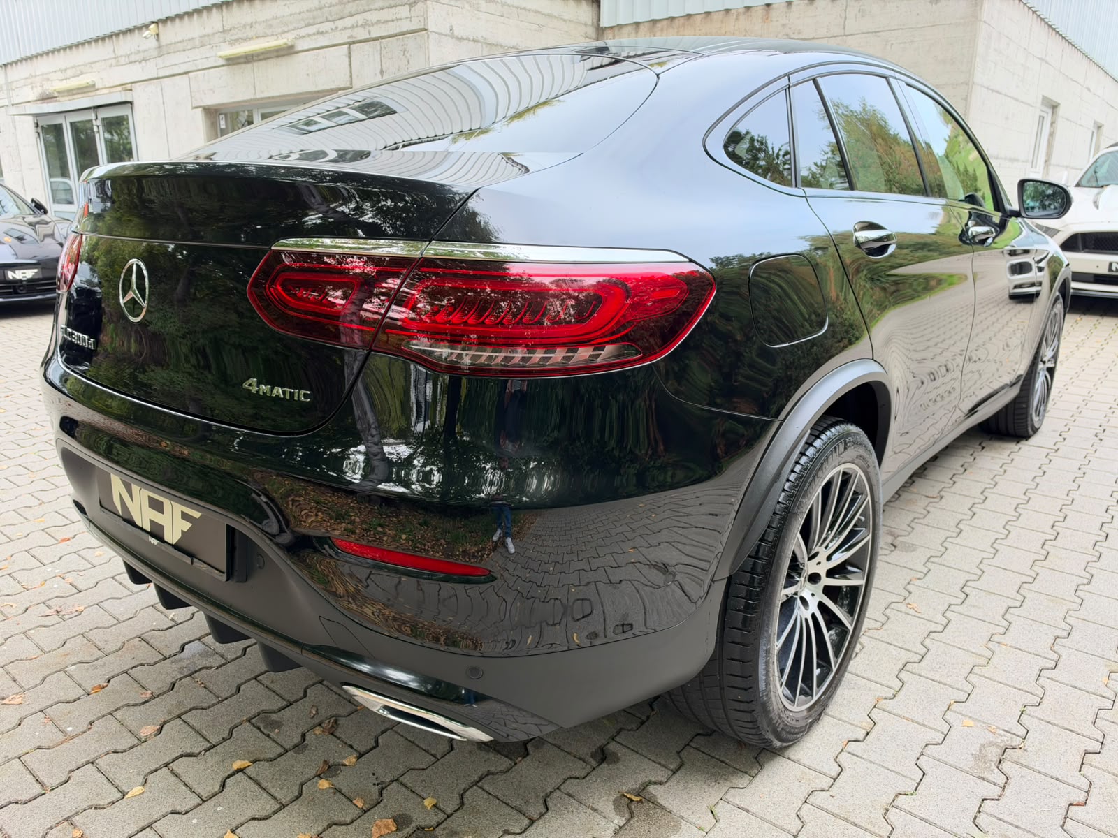 MERCEDES-BENZ GLC Coupé 300 d AMG Line 4Matic 9G-Tronic-image-4