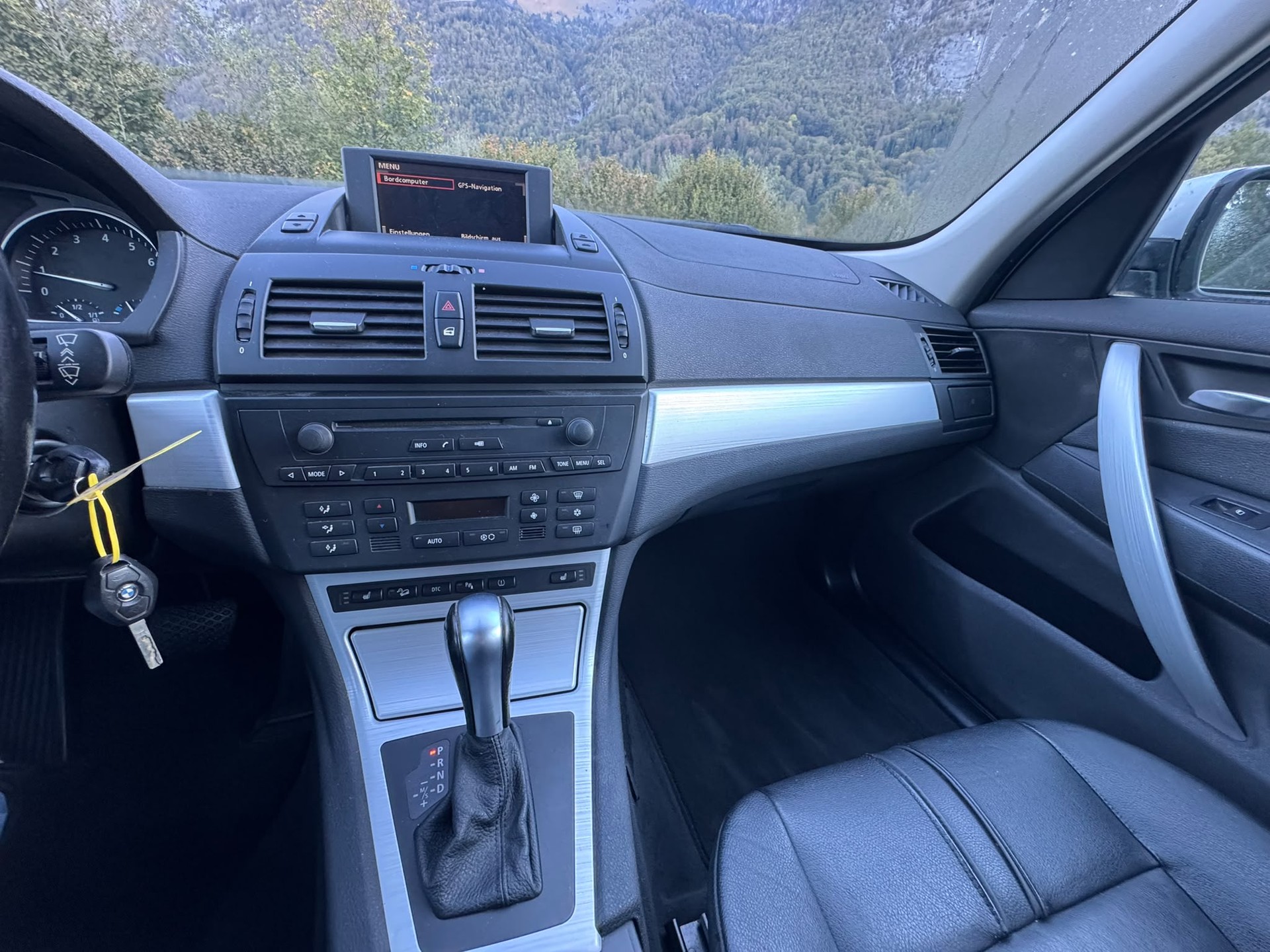 BMW X3 xDrive 30i (3.0si)-image-12