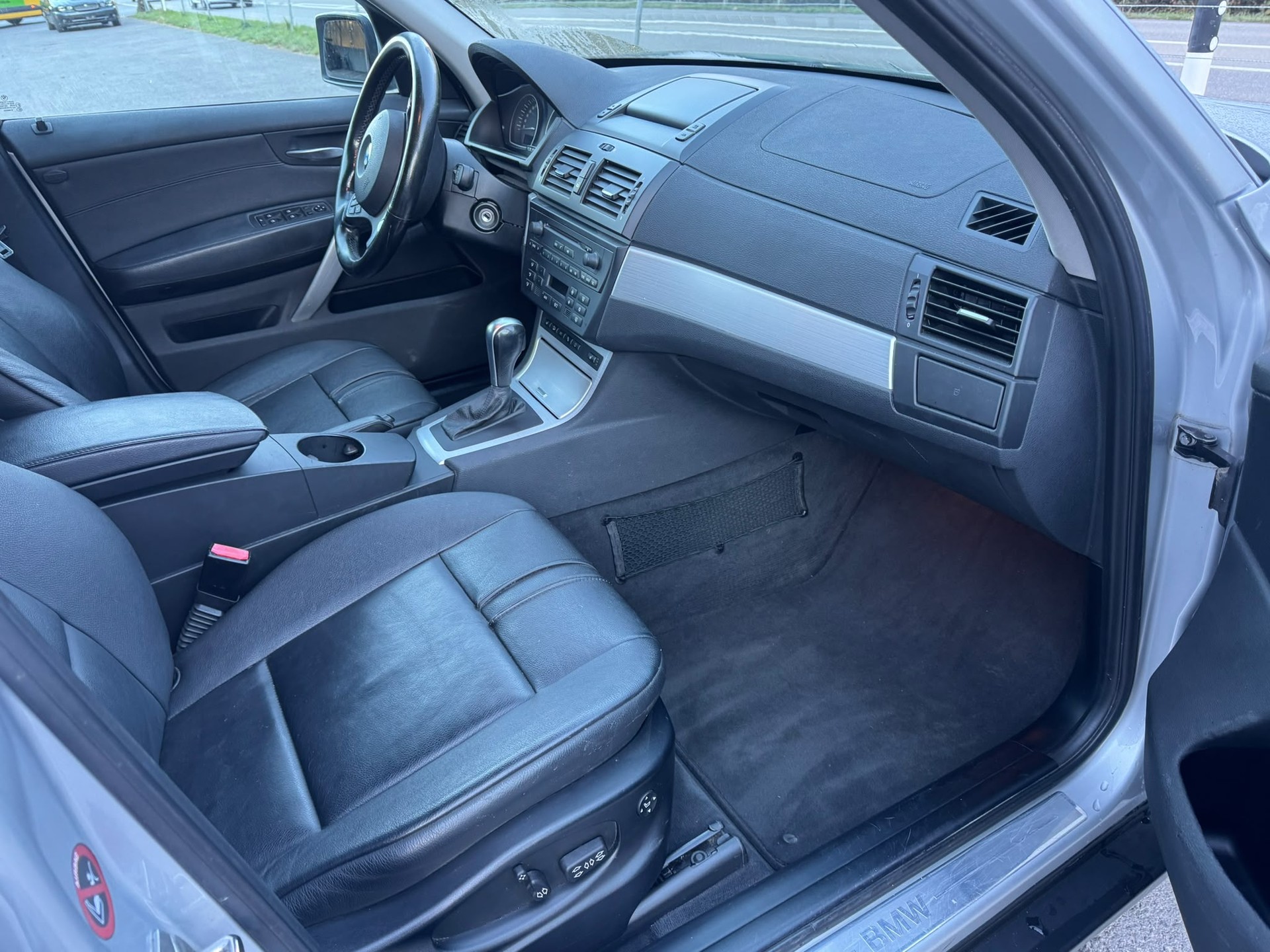 BMW X3 xDrive 30i (3.0si)-image-10