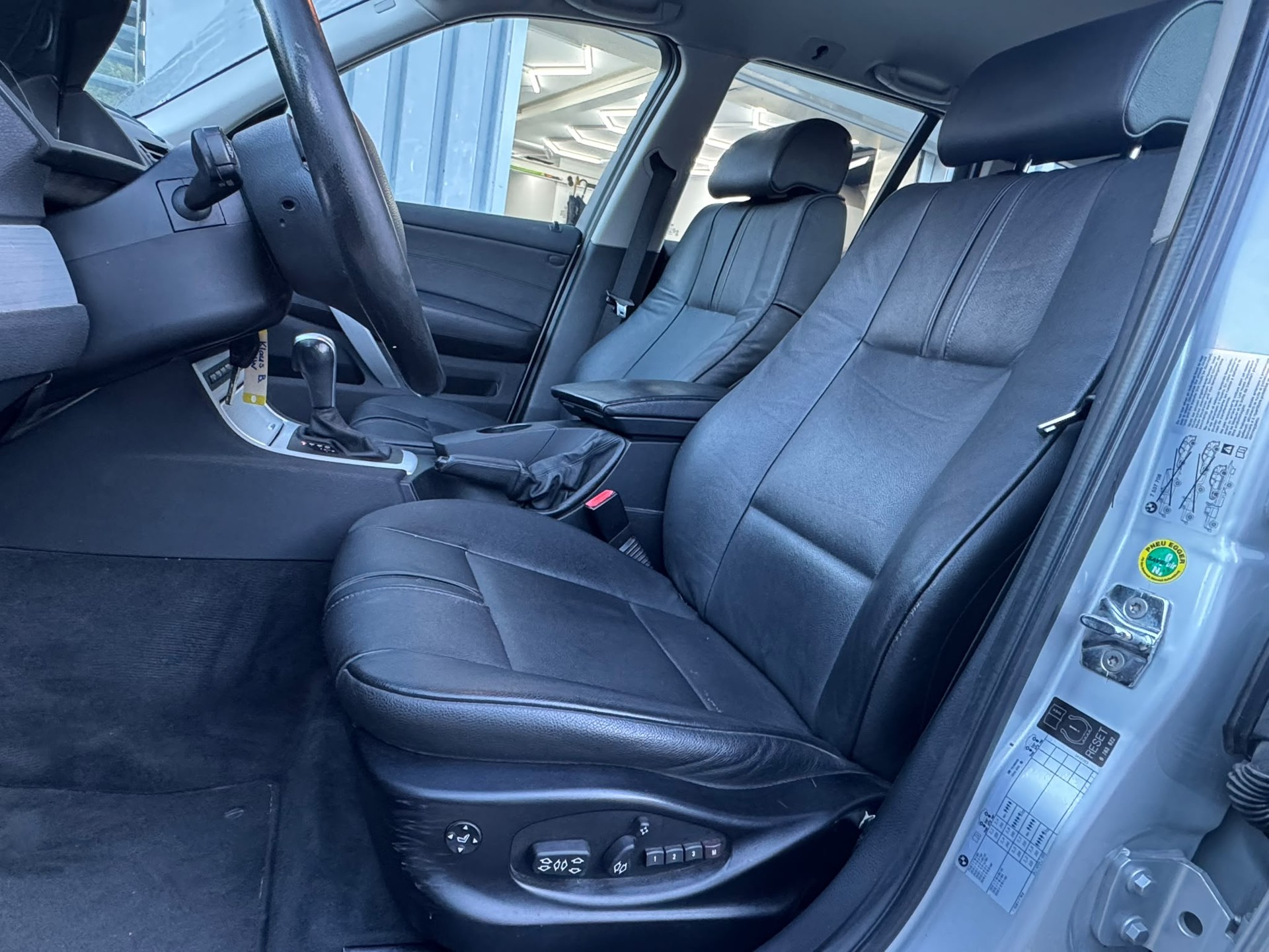 BMW X3 xDrive 30i (3.0si)-image-11