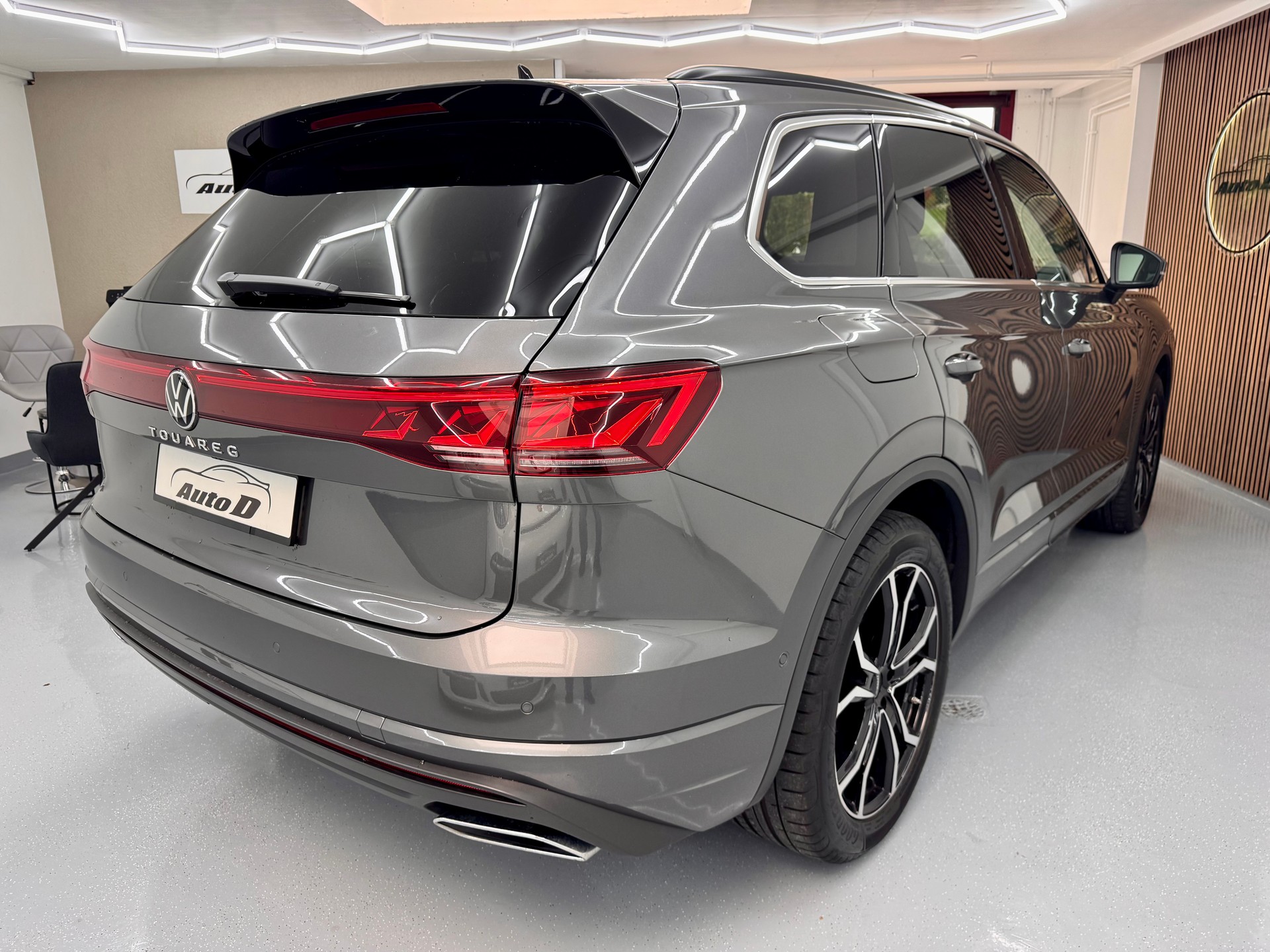 VW Touareg 3.0 TDI Elegance Tiptronic-image-7