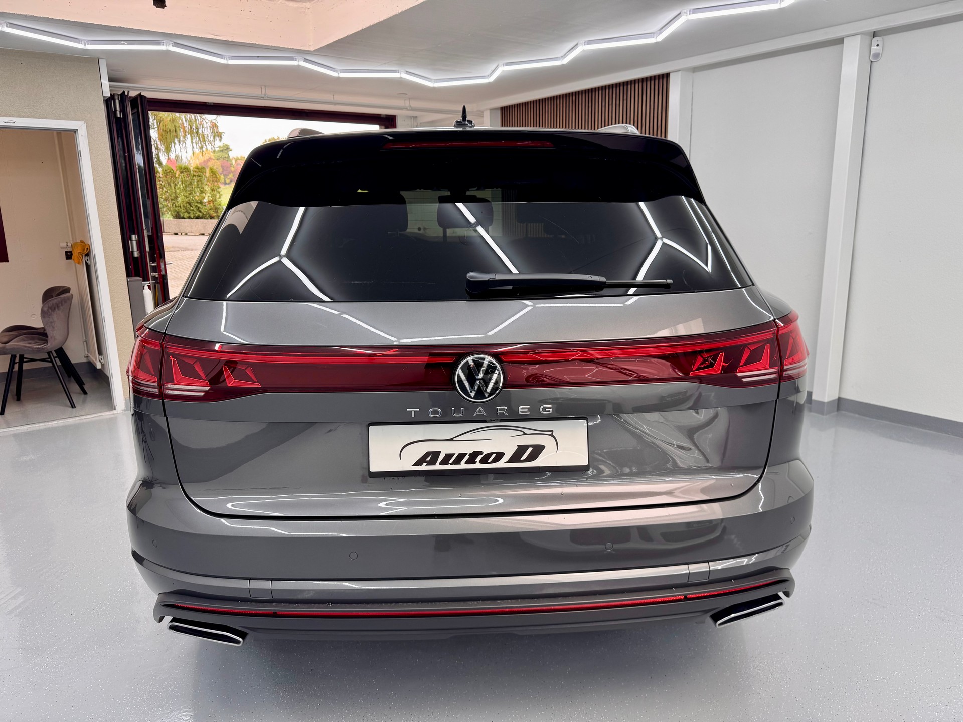 VW Touareg 3.0 TDI Elegance Tiptronic-image-6