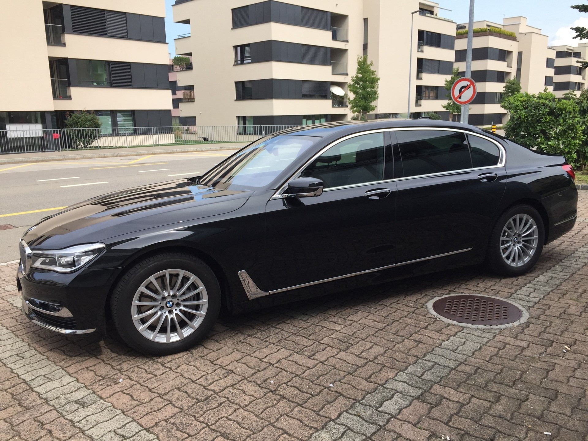 BMW 730Ld xDrive Steptronic-image-4
