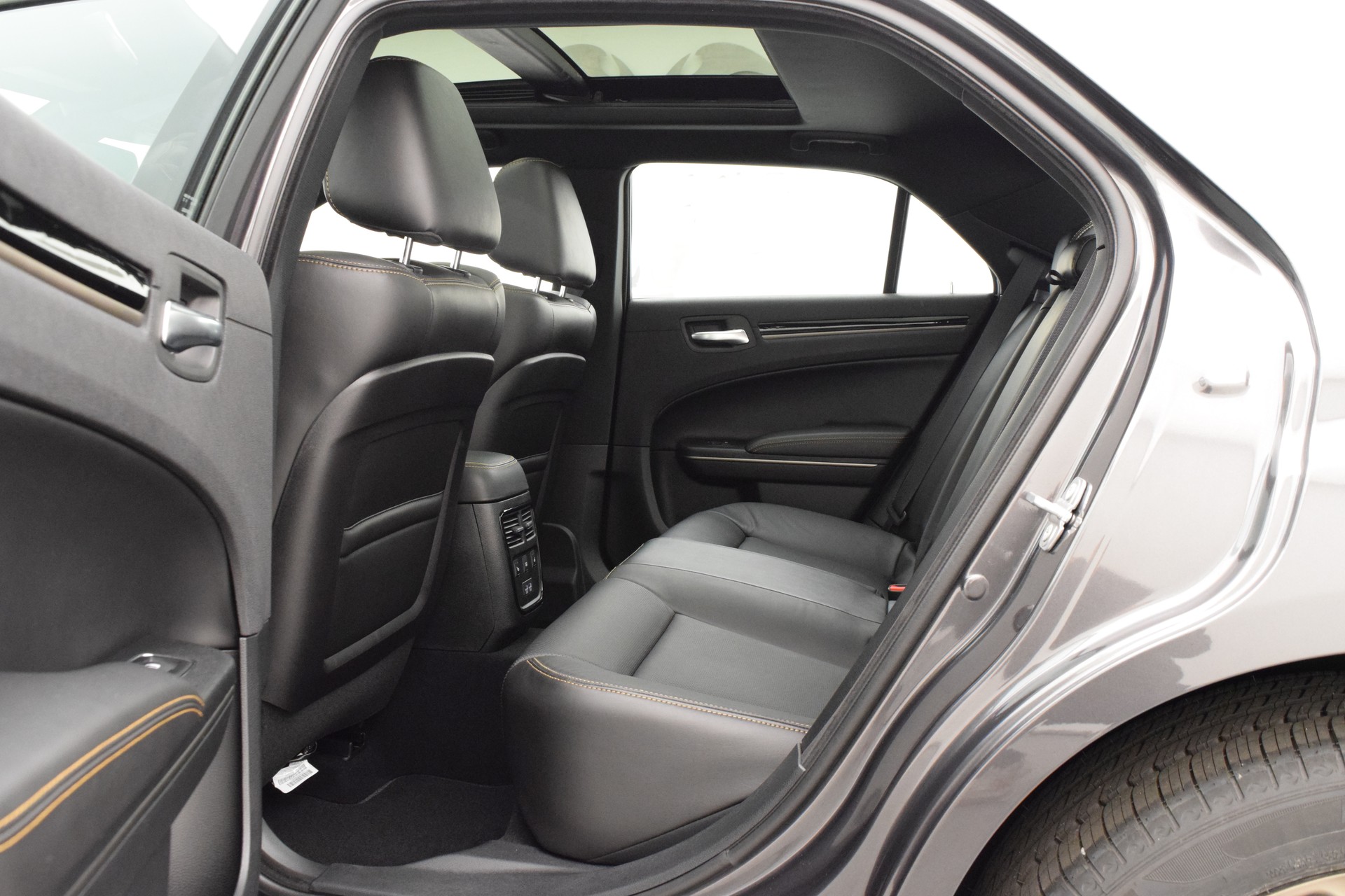 CHRYSLER 300S 3.6 VVT AWD-image-15
