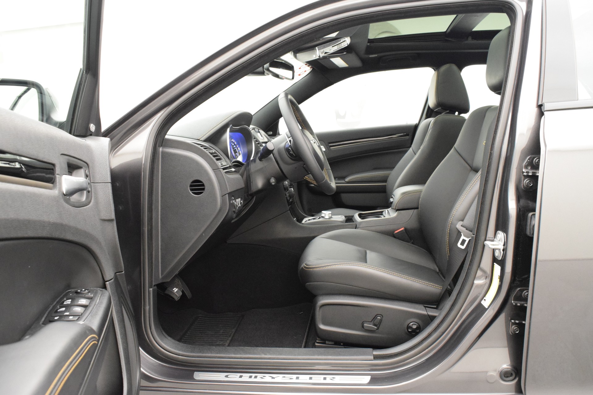 CHRYSLER 300S 3.6 VVT AWD-image-8
