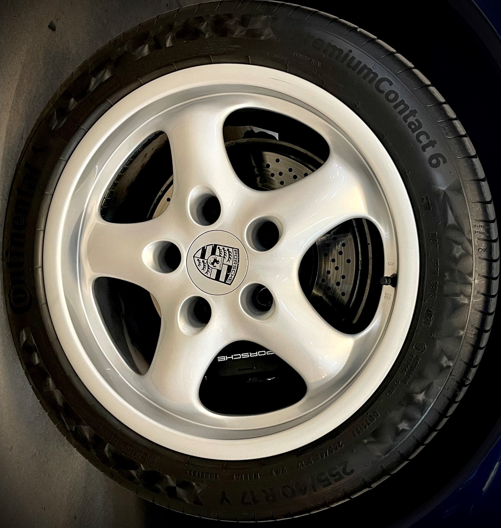 PORSCHE 911 Carrera-image-11