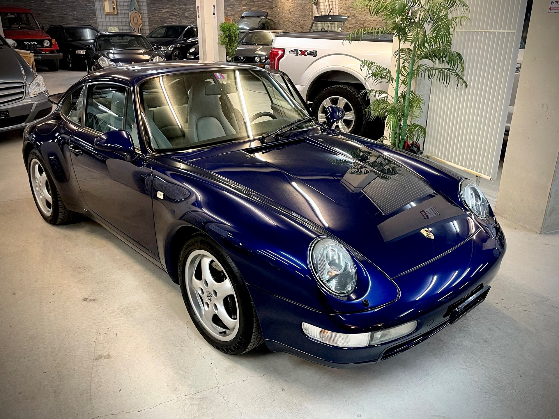 PORSCHE 911 Carrera-showroom-element-3
