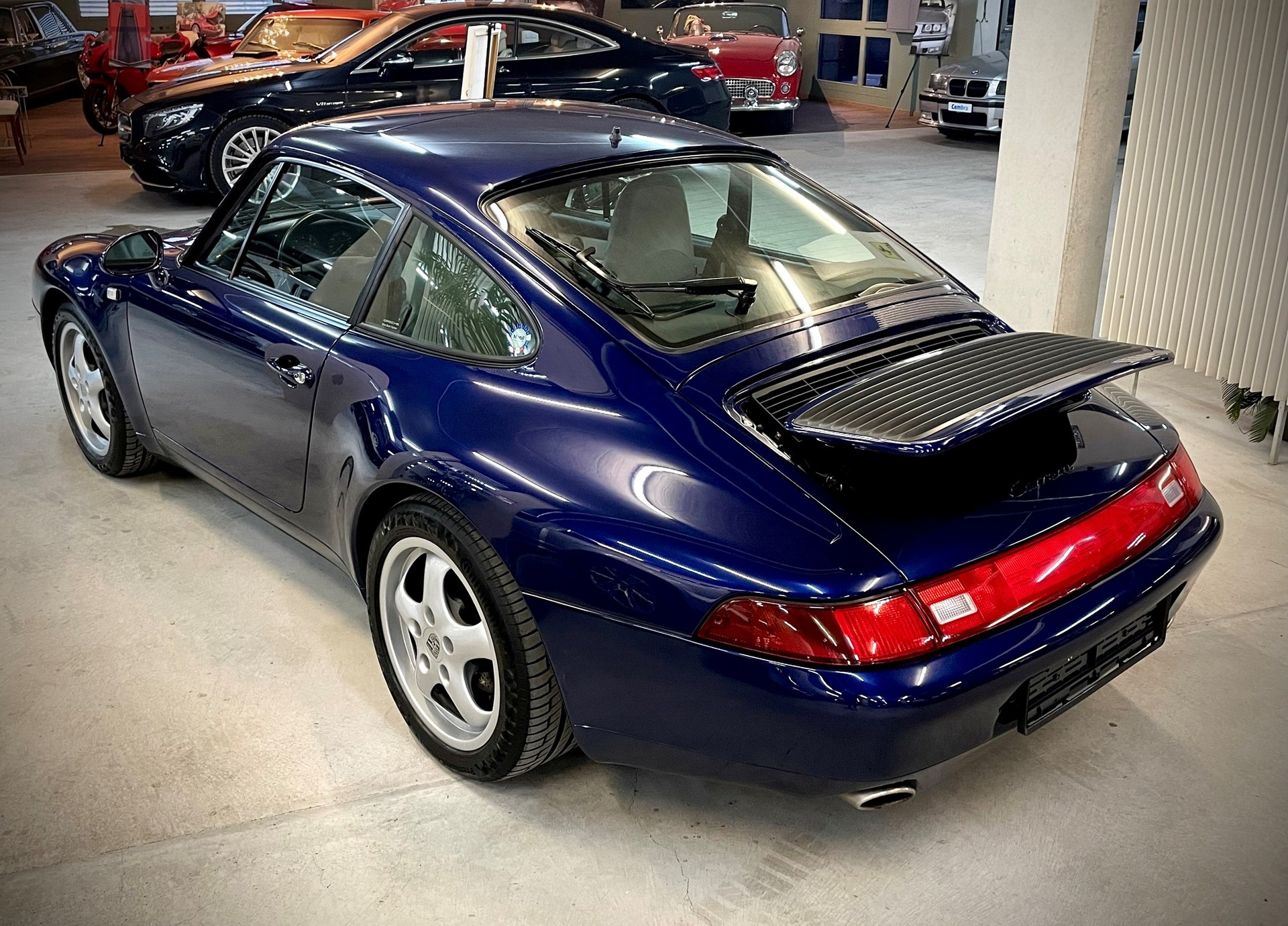 PORSCHE 911 Carrera-image-6