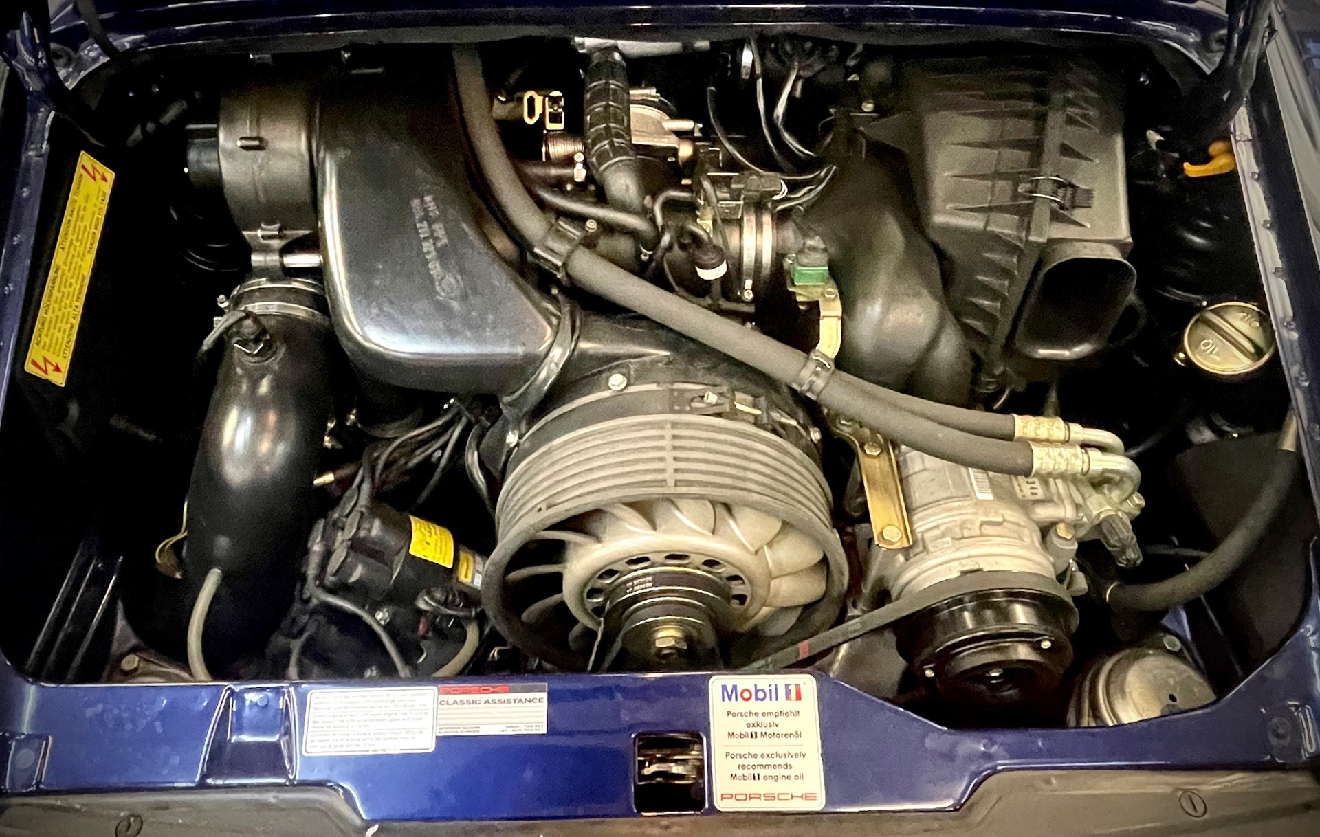 PORSCHE 911 Carrera-image-12