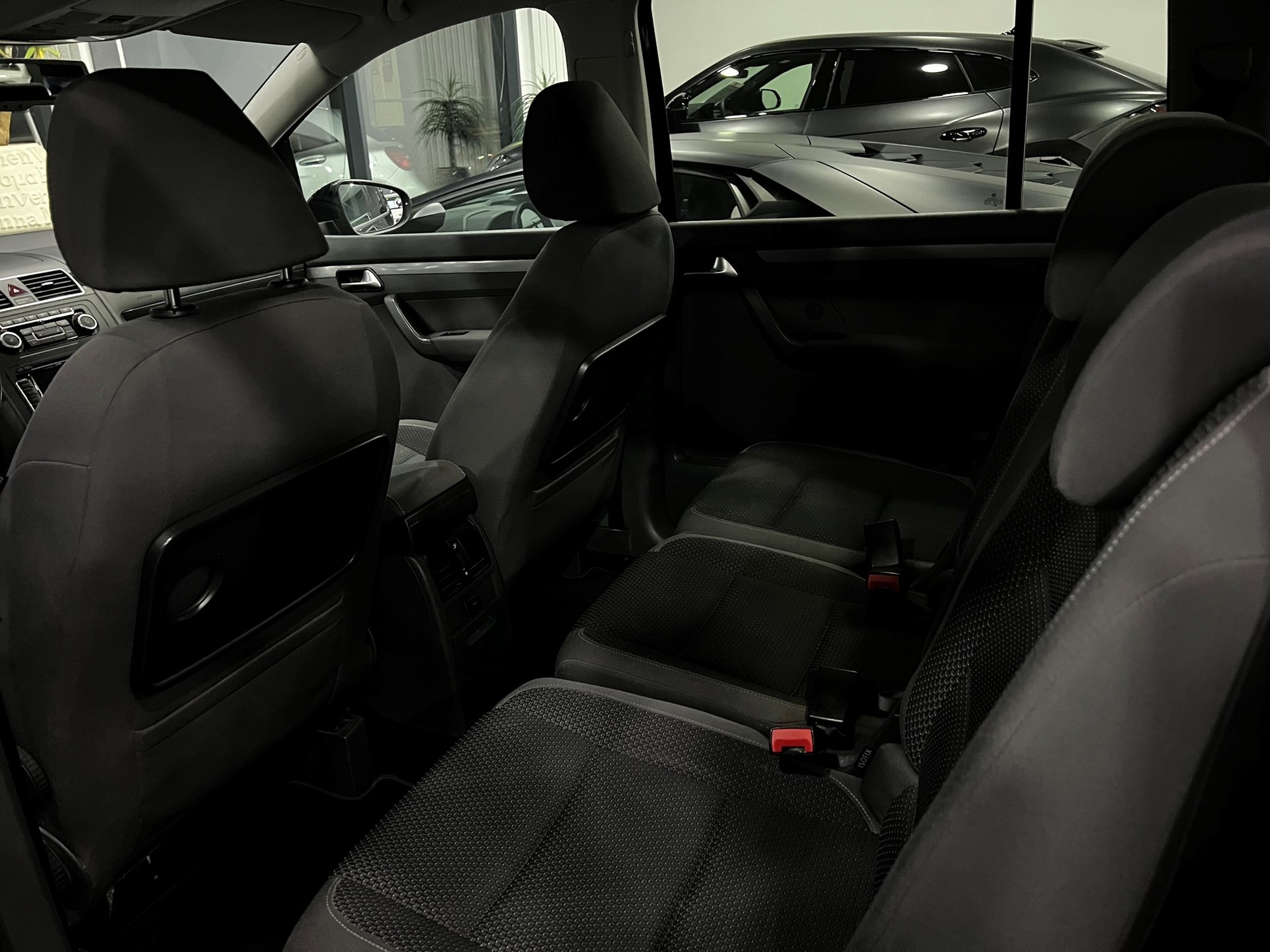 VW Touran 2.0 TDI Comfortline-image-6