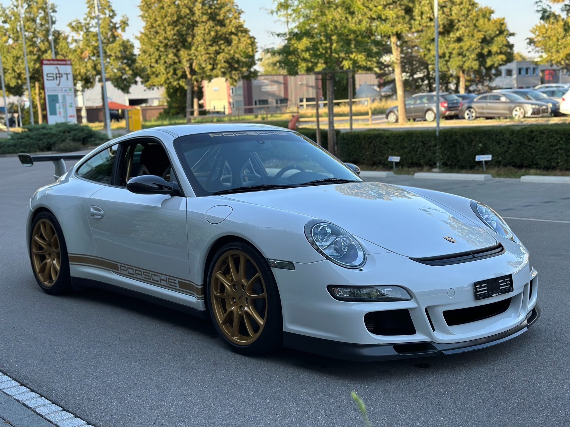 PORSCHE 911 GT3 RS-image-1