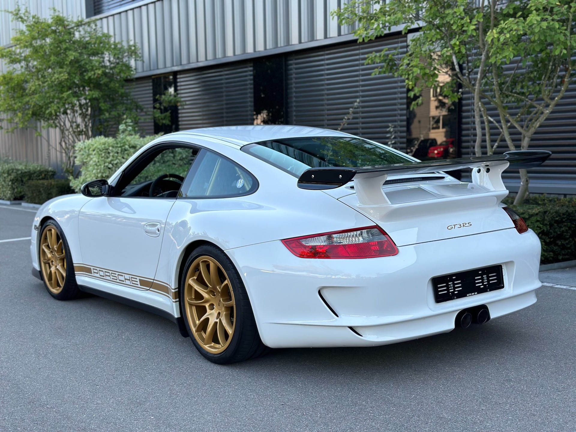 PORSCHE 911 GT3 RS-image-10