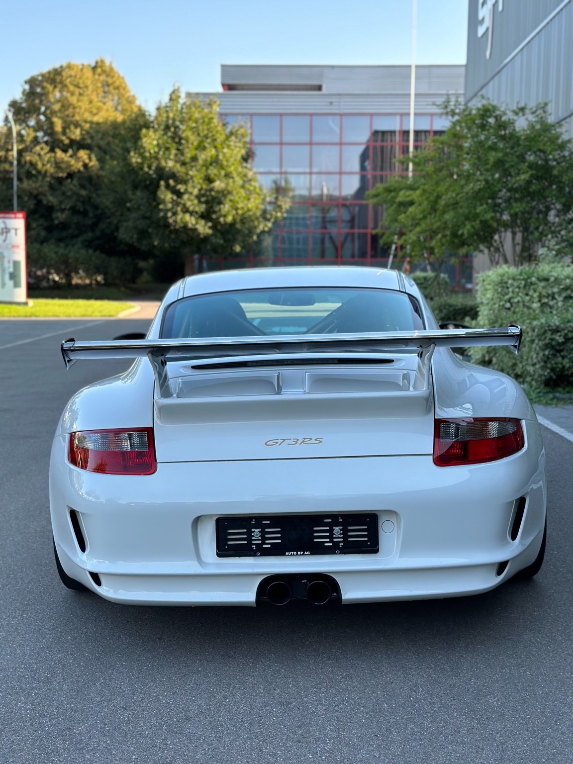 PORSCHE 911 GT3 RS-image-4