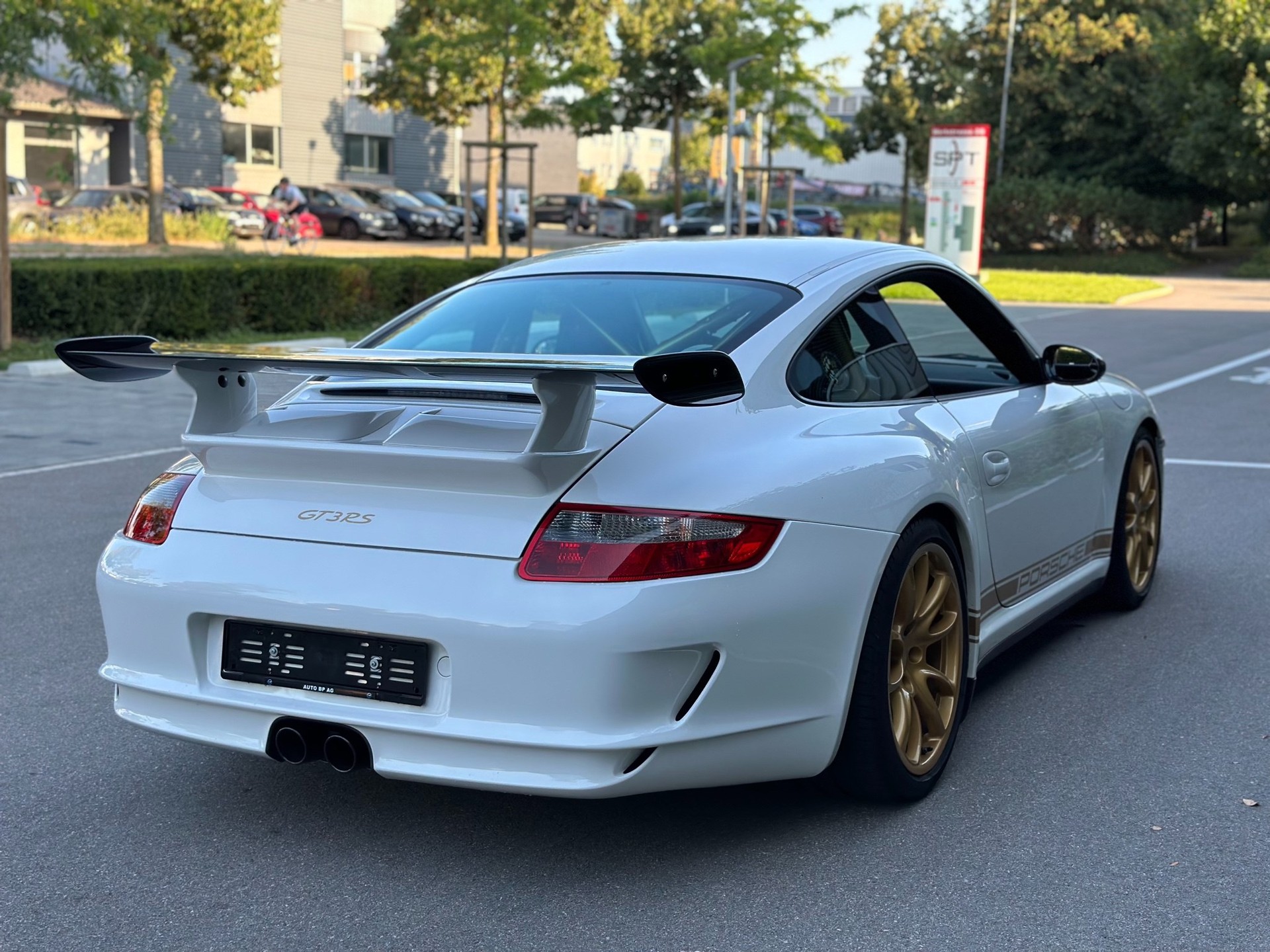 PORSCHE 911 GT3 RS-image-6