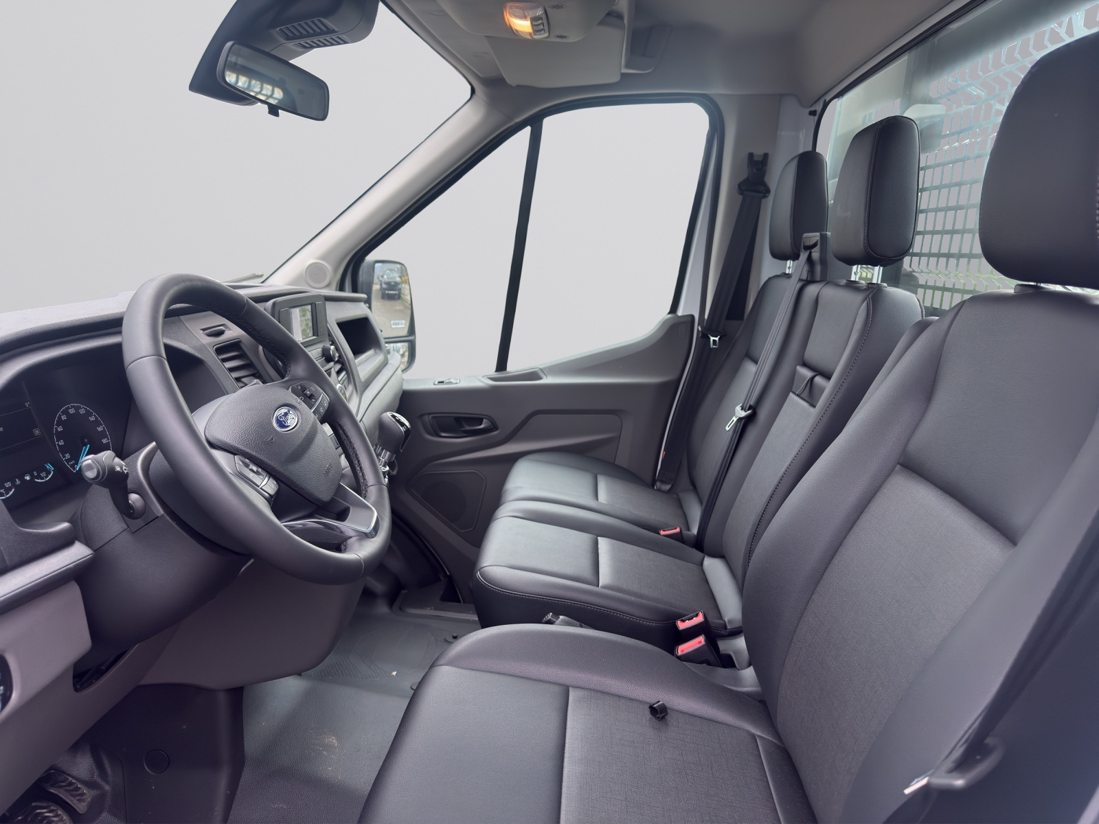FORD Transit 470 L2 Trend 2.0 TDCi 170 RWD-image-8
