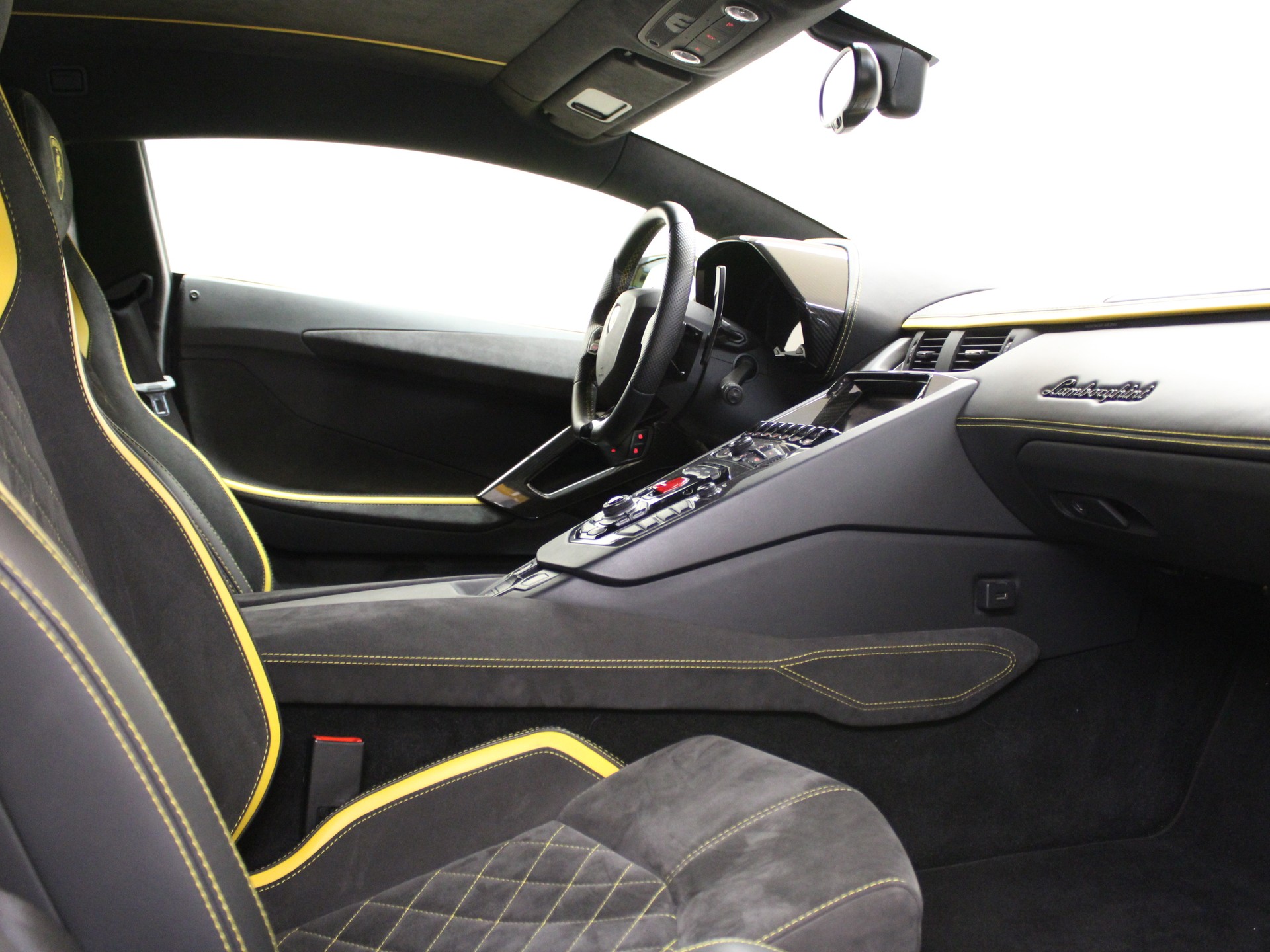 LAMBORGHINI Aventador S LP740-4 Coupé E-Gear-image-5